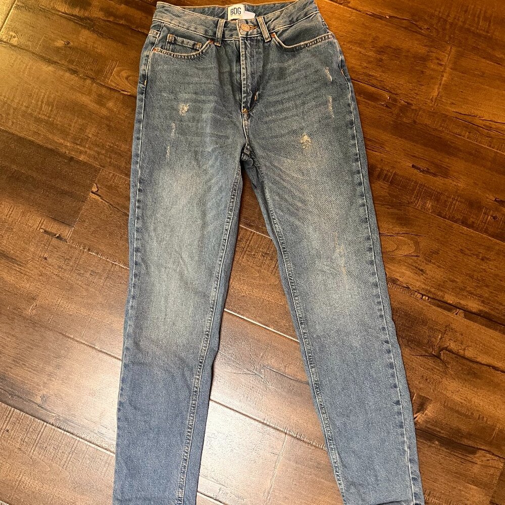 BDG Mom High-Rise Jeans